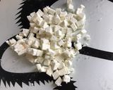 Une image de l'étape 7 de Trévise en salade au maïs,feta,poivron rouge,tomate séchée et câpres italiennes.