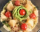 Une image de l'étape 3 de Salade aux quinoa, avocat et pamplemousse.