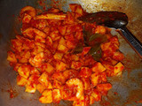 Kentang udang balado