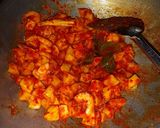 Foto langkah ke 3 dari resep Kentang udang balado.