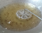 Foto langkah ke 3 dari resep Kembang Goyang Keju.