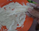 Foto langkah ke 3 dari resep Jamur enoki crispy.