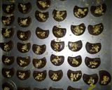 Foto langkah ke 7 dari resep Cookies coklat kacang.
