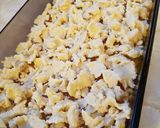 A picture of step 6 of Apricot Squares.