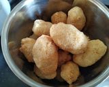 A picture of step 5 of Suji sugar ladoo.