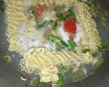 Foto langkah ke 2 dari resep Mie Kuah Cumi-Cumi.
