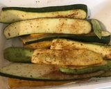 Une image de l'étape 4 de Trio de courgettes grillées aux épices créoles et huile de truffe.