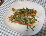 Une image de l'étape 10 de Saumon au miso, coriandre et sésame.