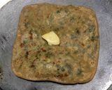 A picture of step 6 of Paneer paratha.