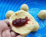 Foto langkah ke 4 dari resep Roti Goreng Strawberry.