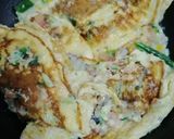 A picture of step 5 of Omelette sandwich.