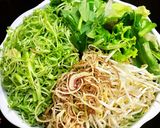 Hình bước làm 1 của món Bún Mọc