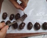 A picture of step 3 of Dates-Badam Chocolate.