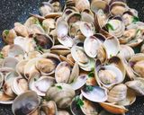 Foto del passaggio 2 della ricetta Spaghetti con Vongole