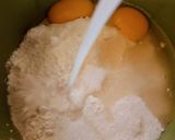 Foto langkah ke 2 dari resep Bolu Kukus Mekar Kreasi Merah Putih.