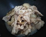 A picture of step 3 of Pork and Shiitake Rice Bowl.