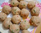A picture of step 3 of Rice balls with leftover rice.