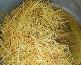 A picture of step 1 of Soyayyar taliya me kayan lambu.