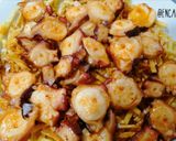 Foto del paso 4 de la receta: Pulpo picante con patatas paja