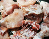 Foto del paso 1 de la receta: Pollo troceado en salsa gluten free