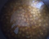 A picture of step 1 of Mast Gravy Channa.