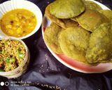 A picture of step 3 of Methi palak puri.