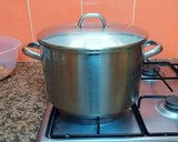 Foto del paso 20 de la receta: Sopa de mariscos a los tres caldos e infusionada con azafrán