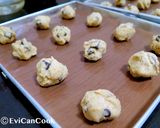Foto langkah ke 3 dari resep Soft and Chewy Chocolate Chips.