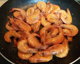 Foto del paso 3 de la receta: Gambas a la plancha con ajo y perejil
