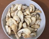 Foto langkah ke 1 dari resep Tumis Jamur ala Jln. Bara.