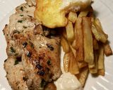 Foto del paso 7 de la receta Filetes de pollo especiados, con patatas fritas y huevo con yema frita