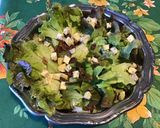 Une image de l'étape 6 de Salade feuille de chêne rouge au bleu de bresse et raisins (sauce au melfor).