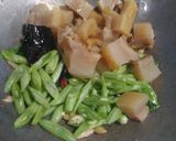 Foto langkah ke 2 dari resep Oseng kikil sapi buncis.