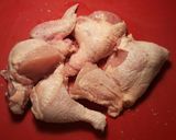 Foto del paso 1 de la receta: Cazuela de pollo encebollado al horno, con patatas y majado de higadillos