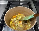 Foto langkah ke 1 dari resep Sop ikan tenggiri.