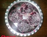 A picture of step 6 of Beetroot Mava Stuffed Ladoo.