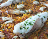 Foto del paso 10 de la receta: Fideuà de rape y navajas con fumet de rape y alga fucus