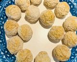 A picture of step 1 of Meatball Bombs 💣.