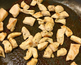 Foto del paso 2 de la receta: Pasta a los quesos con alcachofas y pollo