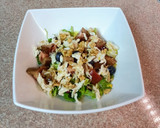Foto del paso 3 de la receta: Ensalada de brotes tiernos, pollo asado y arándanos