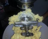 Foto del paso 5 de la receta: Arepa de Maíz Amarillo Pilado