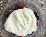 Foto del paso 2 de la receta: 🍧🫐🍓Postre fresco de ricota y frutos rojos, con semillas de sésamo y zapallo 🫐🍓🍧