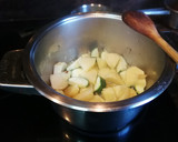 Foto del paso 4 de la receta: Crema de patata, lechuga y calabacín