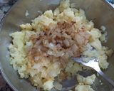 Foto del paso 2 de la receta: Tortilla de patata cocida, calabacín y cebolla