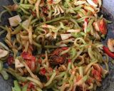 Foto langkah ke 4 dari resep Sambal Goreng Labu Siam.