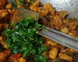 A picture of step 2 of Spinach chicken roll.