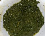 A picture of step 3 of Gajar palak.