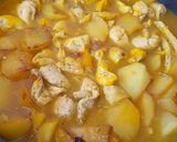 Foto del paso 5 de la receta: Pollo en amarillo con almendras y guisantes
