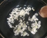 Foto del paso 2 de la receta: Guarnición caramelizada de patata, manzana y cebolla