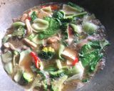 Gambar langkah 5 resipi Bihun Sup Sayur.
